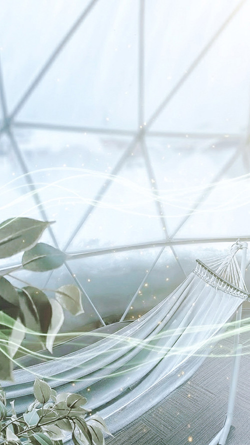 TikTok/YouTubeショートの背景にも使えるおしゃれな画像：柔らかな光に包まれた白いドームテント内のハンモックと観葉植物